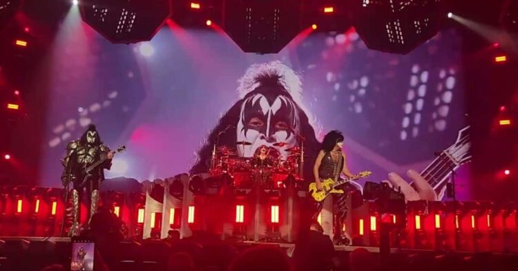 Gene Simmons potvrdil ze zaverecny koncert turne kapely Kiss bude skutocne ich poslednym