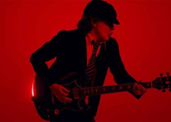 Angus Young, fenomenálny gitarista a jeho nezameniteľný štýl