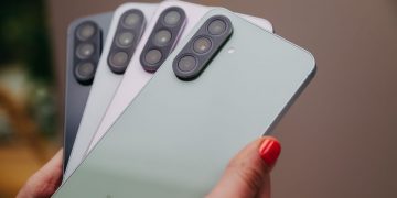 Nové smartfóny Samsung Galaxy A56 5G v rôznych farebných variantoch, detail zadných fotoaparátov